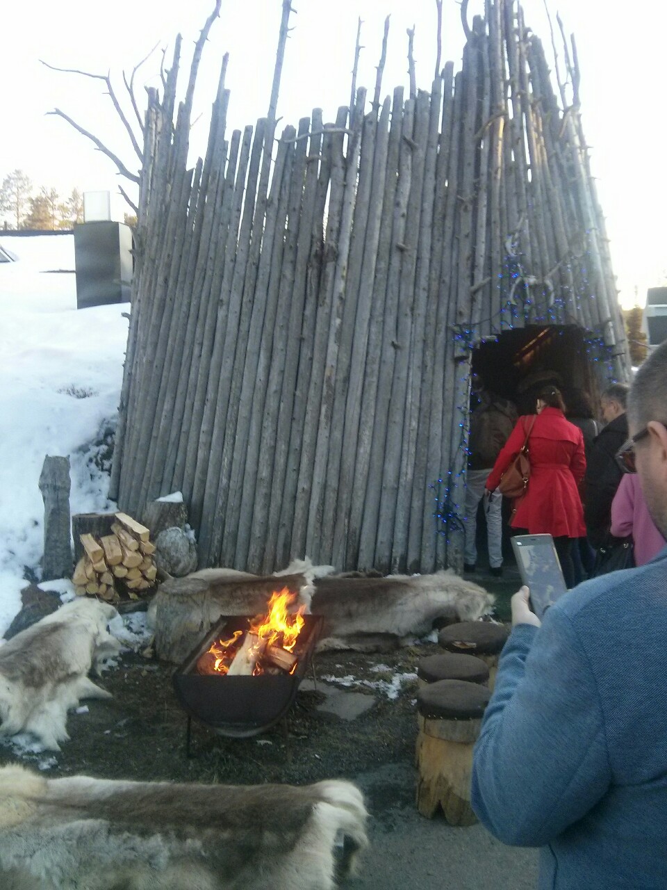 Le a lyukba